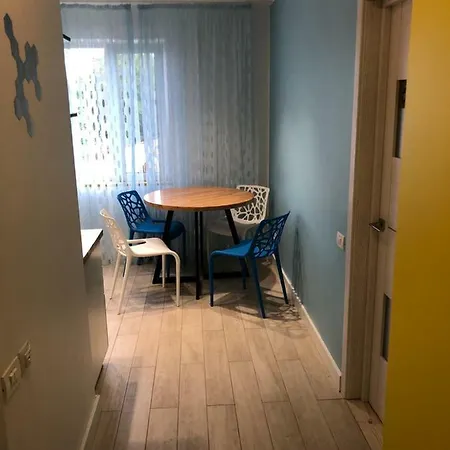 Chinchilla Apartment *